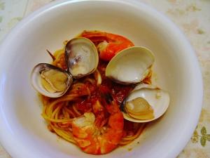 魚介のトマトソース（スープ）パスタ バジル風味