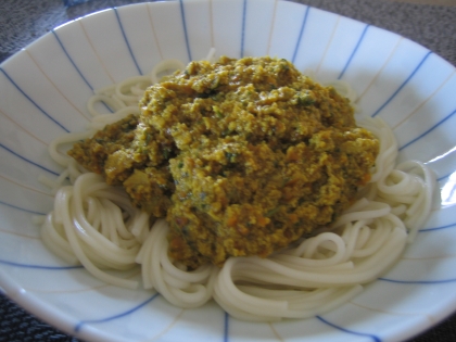 高野豆腐をカレーに使うのは初めてでした。野菜たっぷりにして麺にかけてとてもおいしくいただきました。ケチャップ忘れました。また作ります。ありがとうございました。