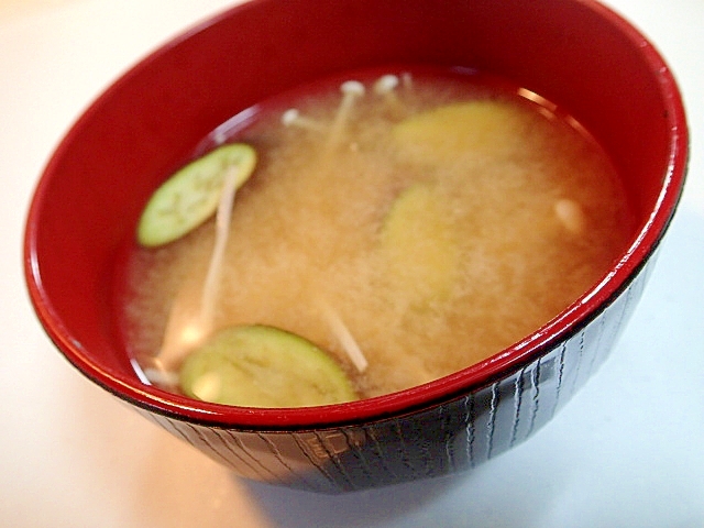 貝だしで　茄子とえのき茸の生姜入りお味噌汁