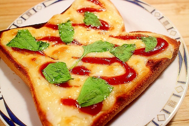 マルゲリータ風ピザトースト レシピ・作り方 by Seika A - 楽天