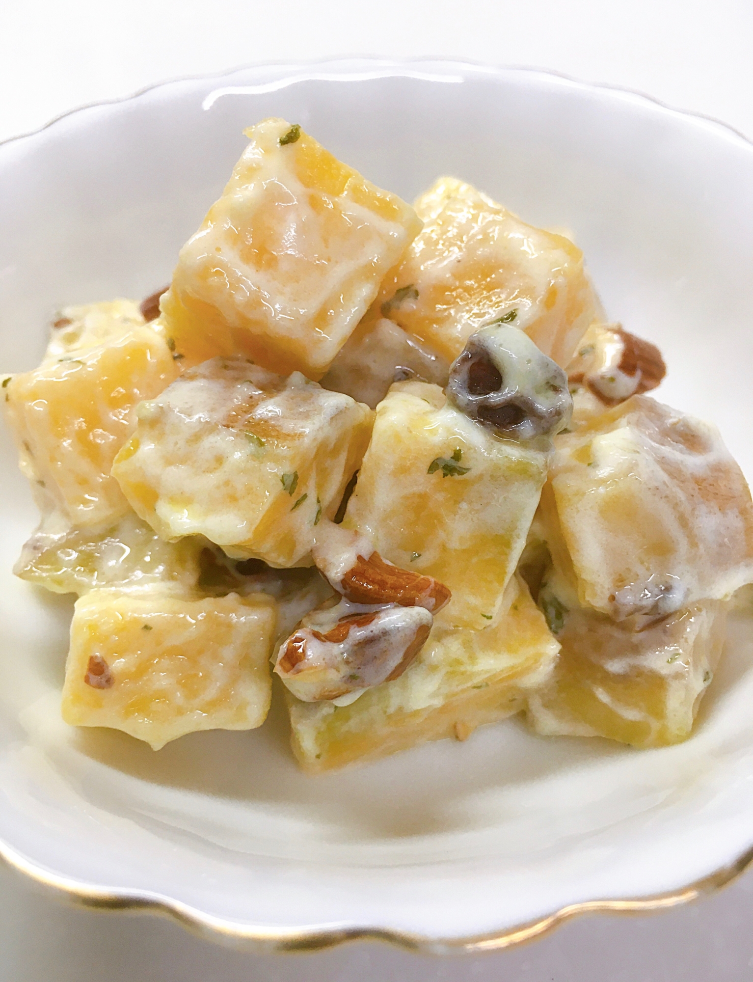 秋の健康レシピ☆さつま芋とヨーグルトのサラダ