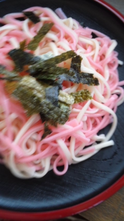 ピンクと白の乾麺で作りました～(*^o^*)暑い日にピッタリ☆