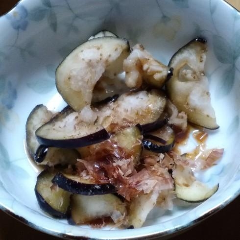 茄子の浅漬け(すり胡麻・鰹節)