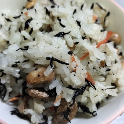 素朴が美味しい♡シンプルイズベスト♡ひじきご飯