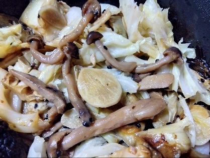 鯛のあらでだしが美味しい白菜とキノコの蒸し煮
