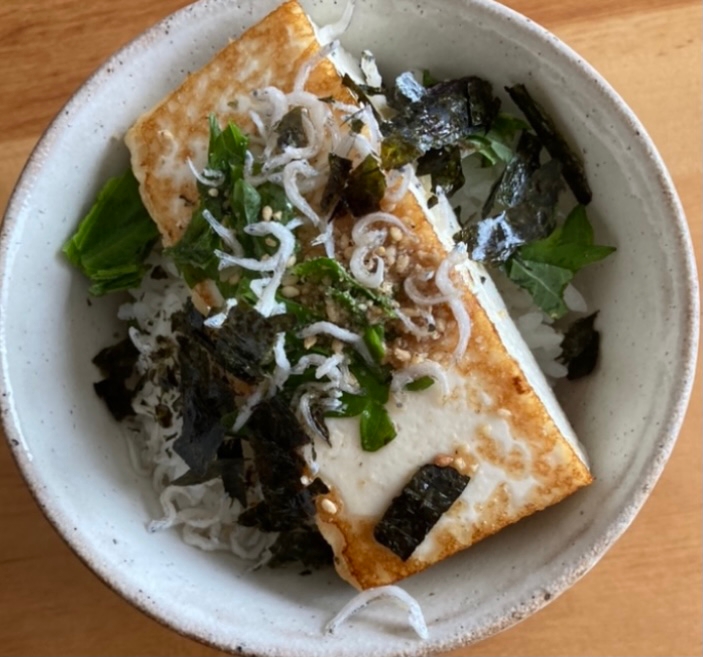 しらす青じそ揉み海苔の豆腐丼