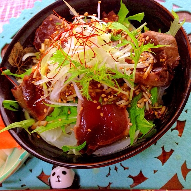 甘々新玉ねぎdeかつおのたたき丼 レシピ 作り方 By 嵯峨 恭也 楽天レシピ