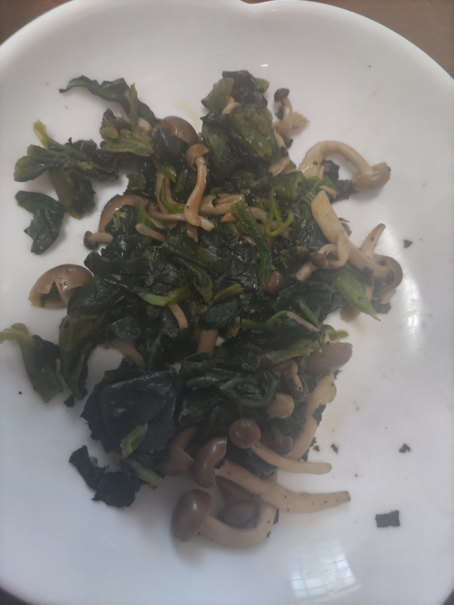 ほうれん草としめじのバターポン酢炒め