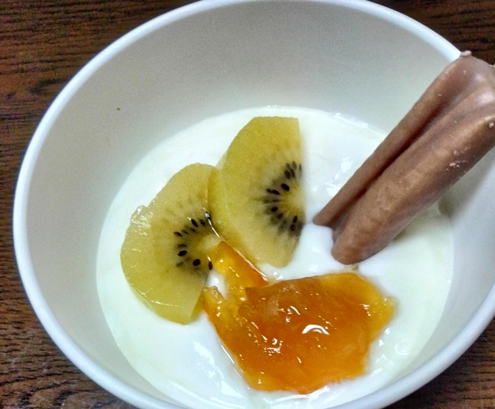 今日のヨーグルト♡キウイ&柚子ジャム&ルマンド