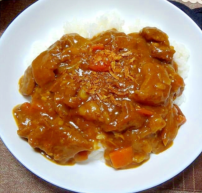 手羽先と牛すじ肉の牛鶏ミックスカレー