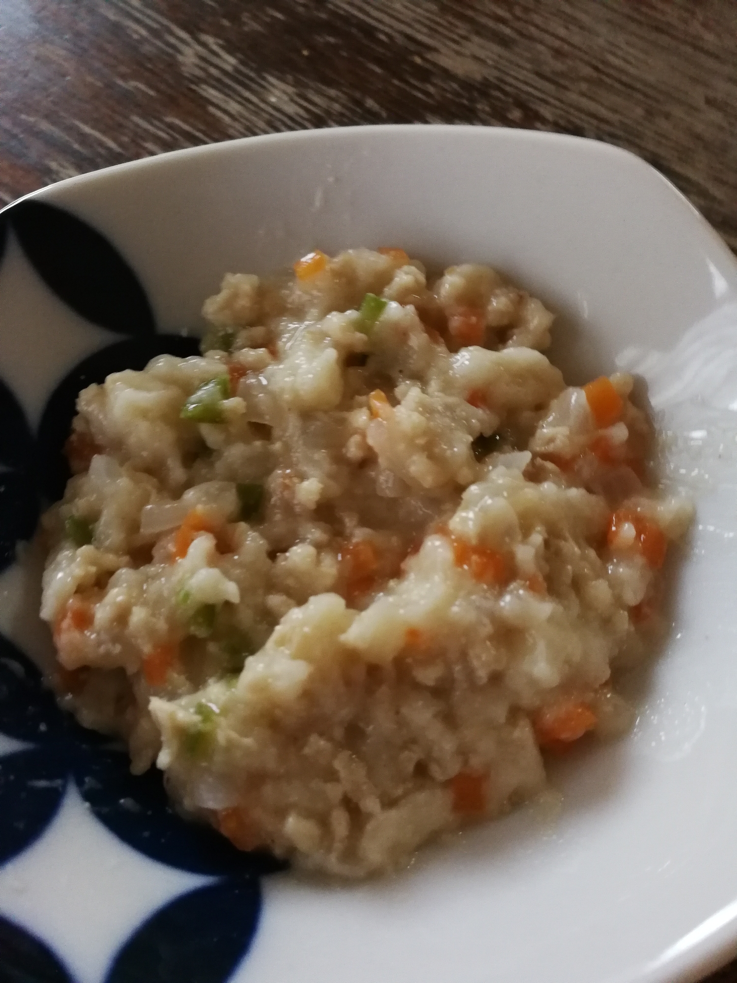 【離乳食中期】鶏ひき肉と野菜のパン粥