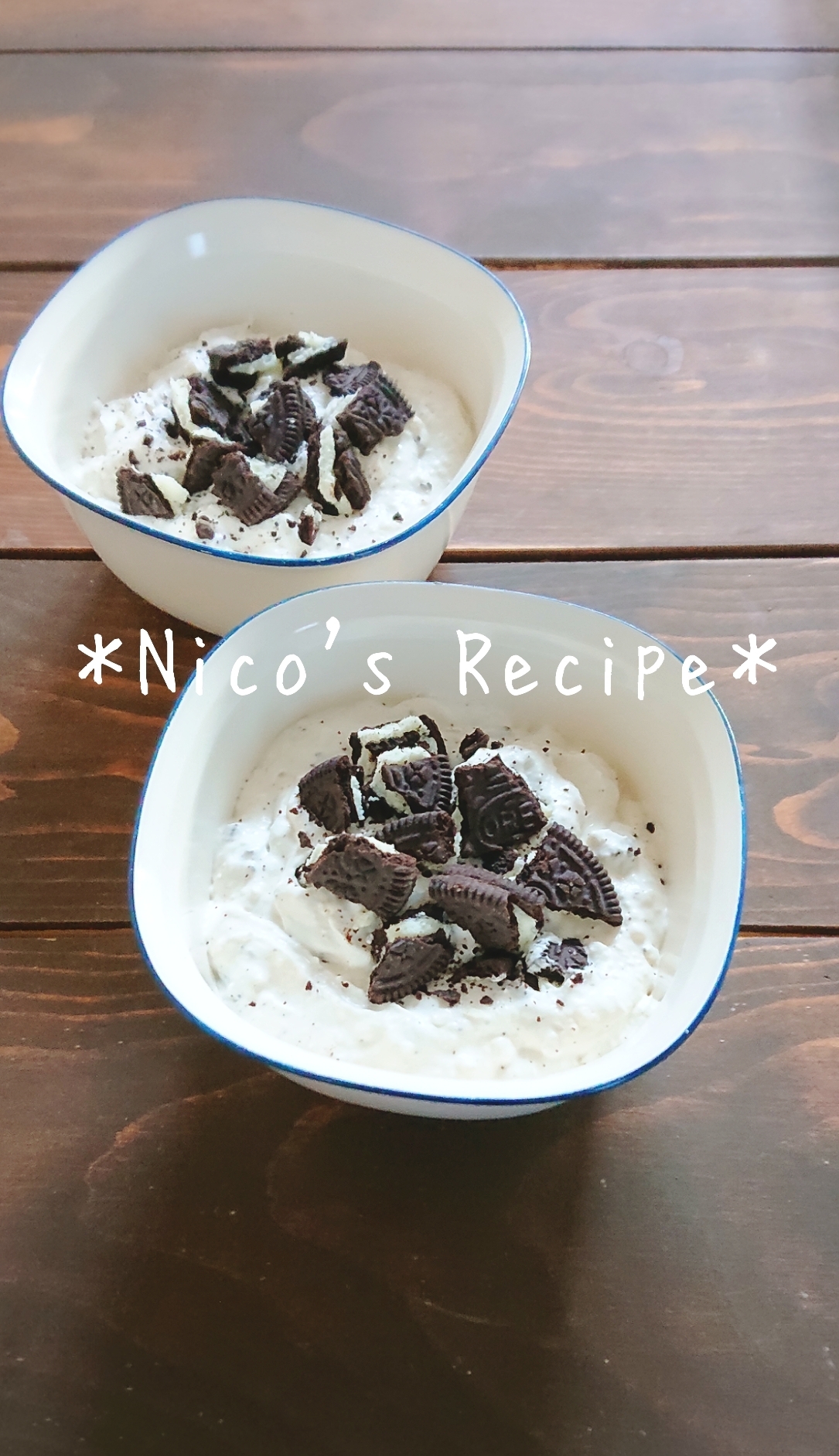 白い器に盛られた豆腐とオレオのレアチーズケーキ