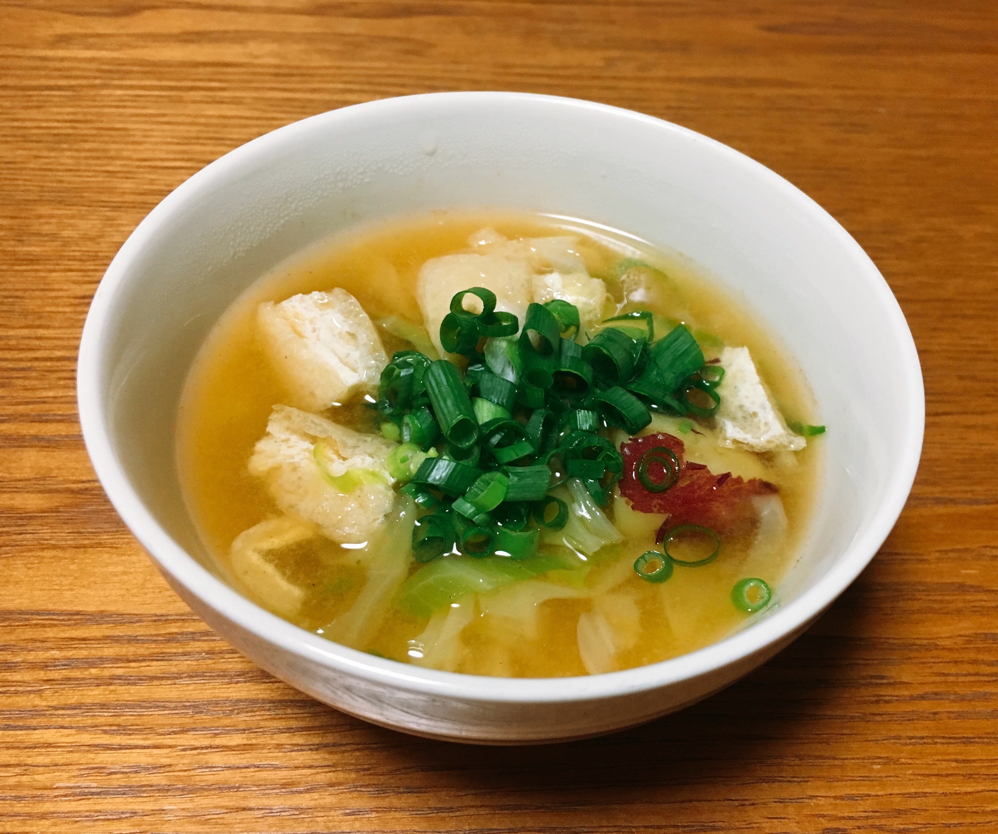 さつまいもとキャベツとあげの味噌汁