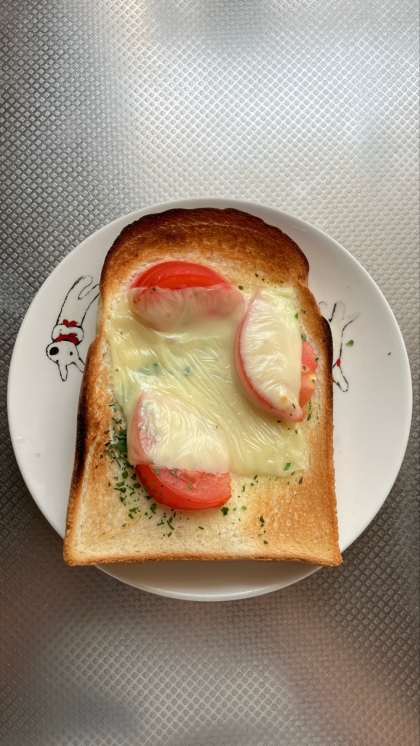 ミニトマトと青じそチーズトースト