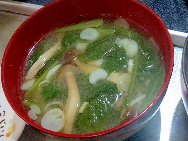 小松菜とネギとしめじのお味噌汁