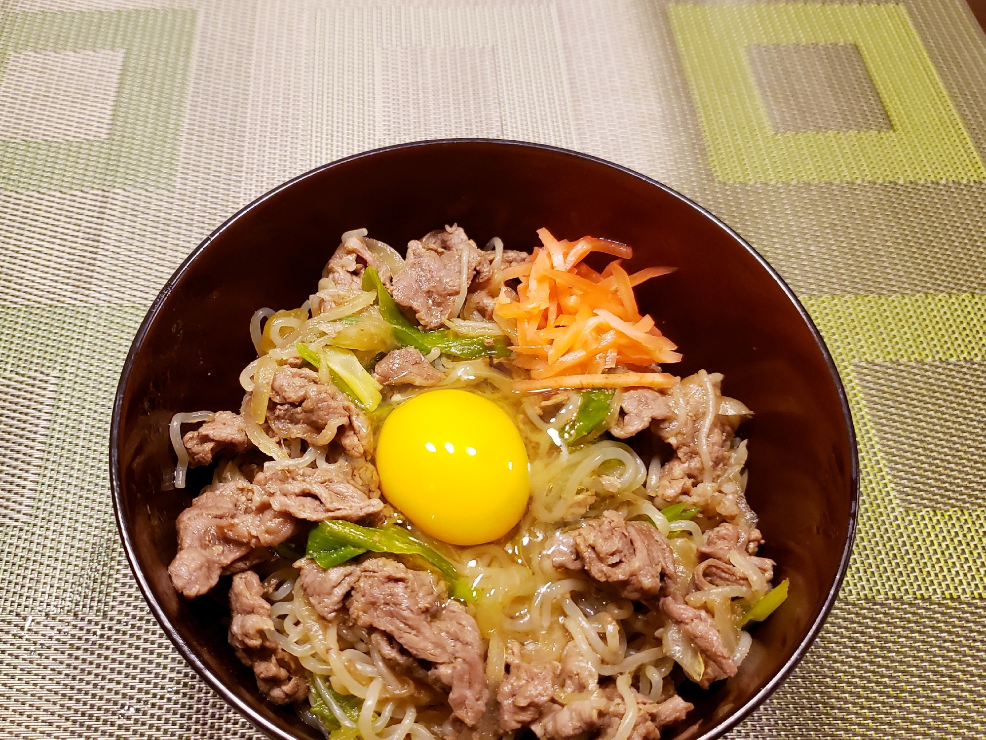 お家で簡単！卵も入れて 美味しい牛丼