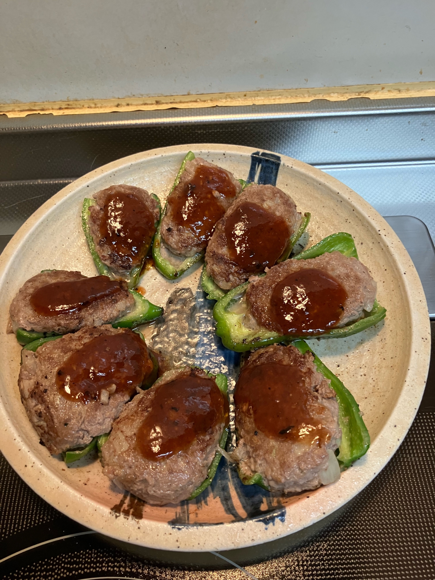 クローブ香る♪合い挽き肉のピーマンの肉詰め^_^