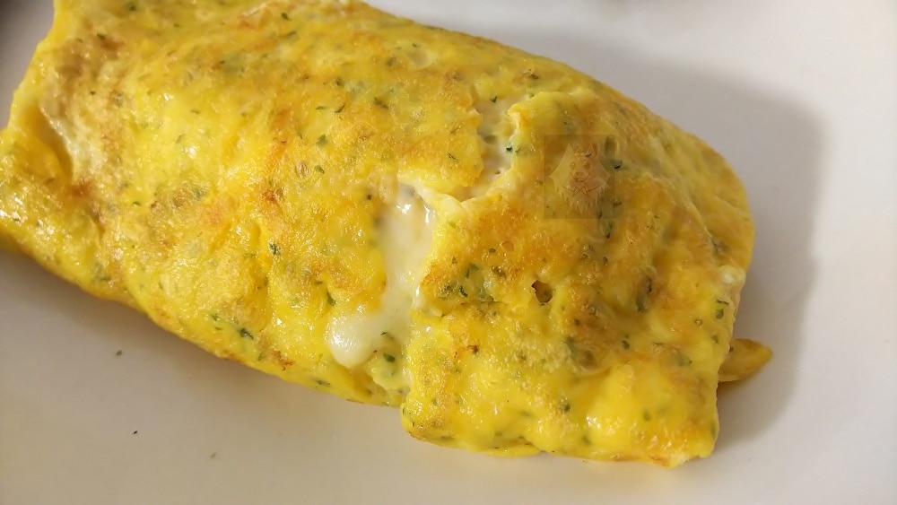 青のりで彩りプラス✰˖⋆カニかまチーズオムレツ レシピ・作り方 by