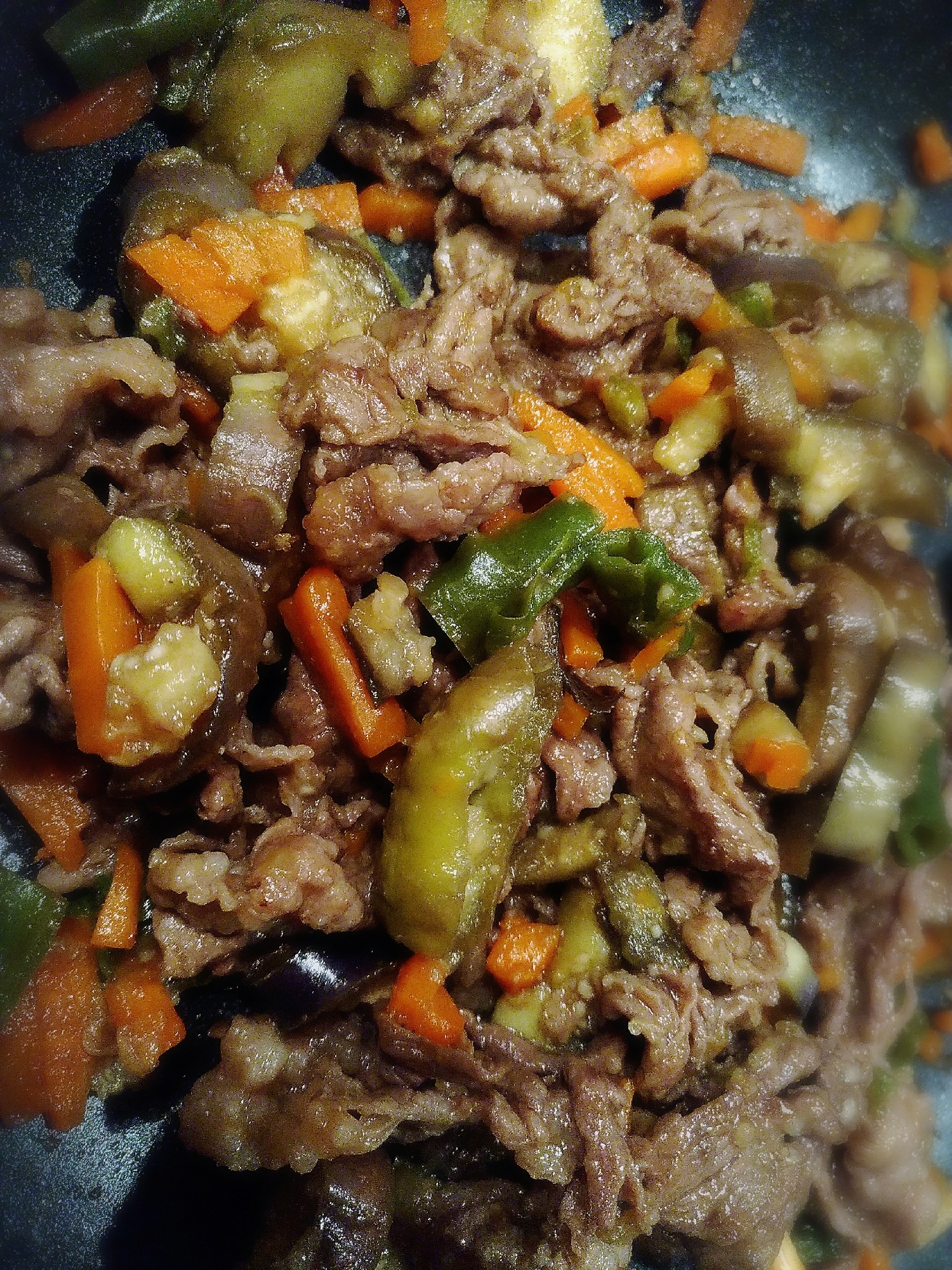 ご飯おかわり！ピーマンとナスの牛肉炒め