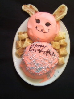 買うより安く豪華に ウサギのバースデーケーキ レシピ 作り方 By 台所職人 楽天レシピ