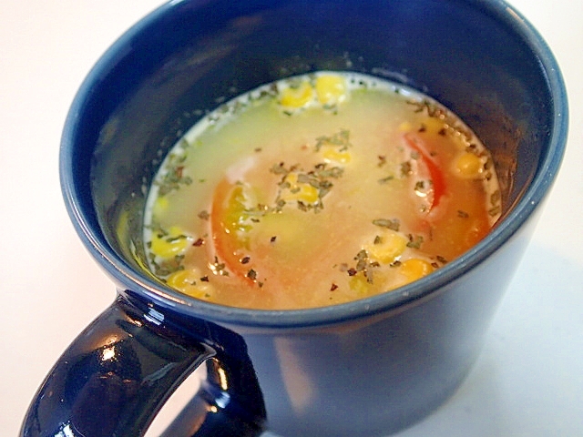 カップスープで　プチトマト入りコーンスープ