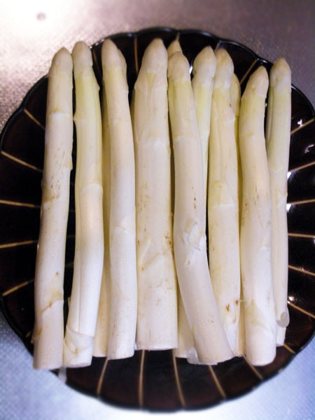 ホワイトアスパラを美味しく食べる為の茹で方
