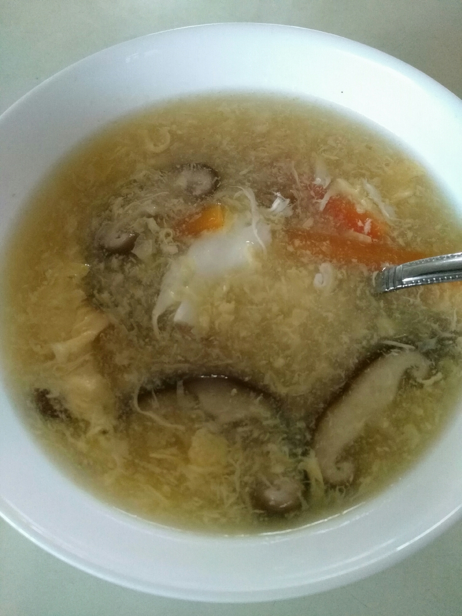 椎茸と人参の玉子中華スープ