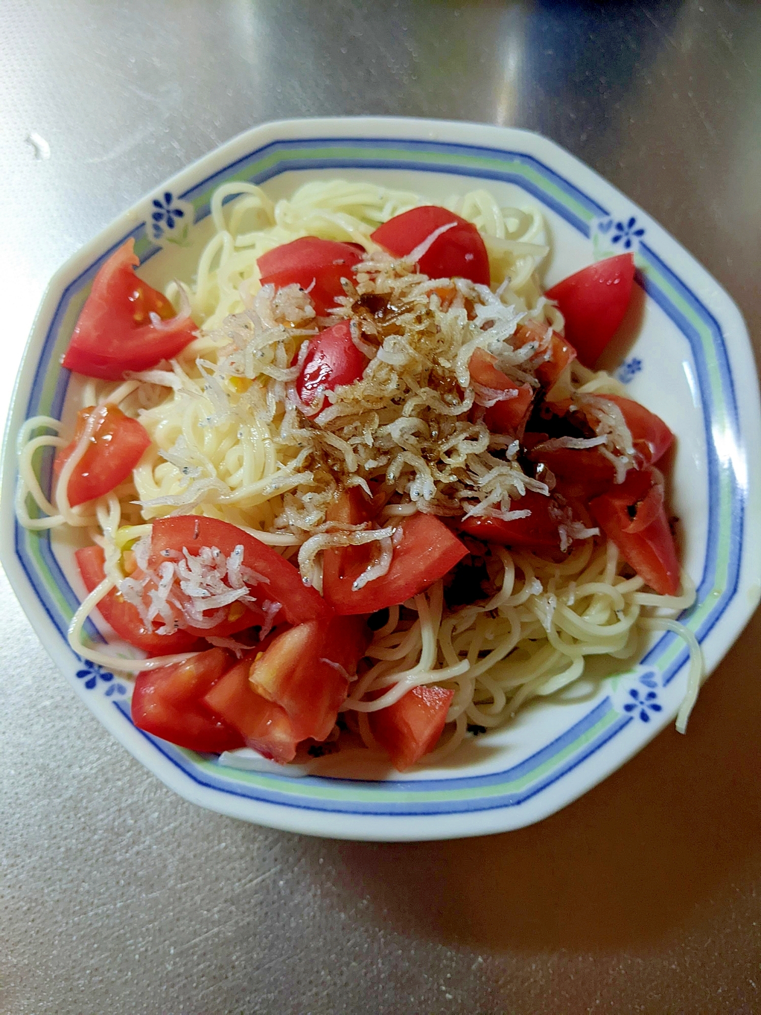 しらすトマトの冷やし麺