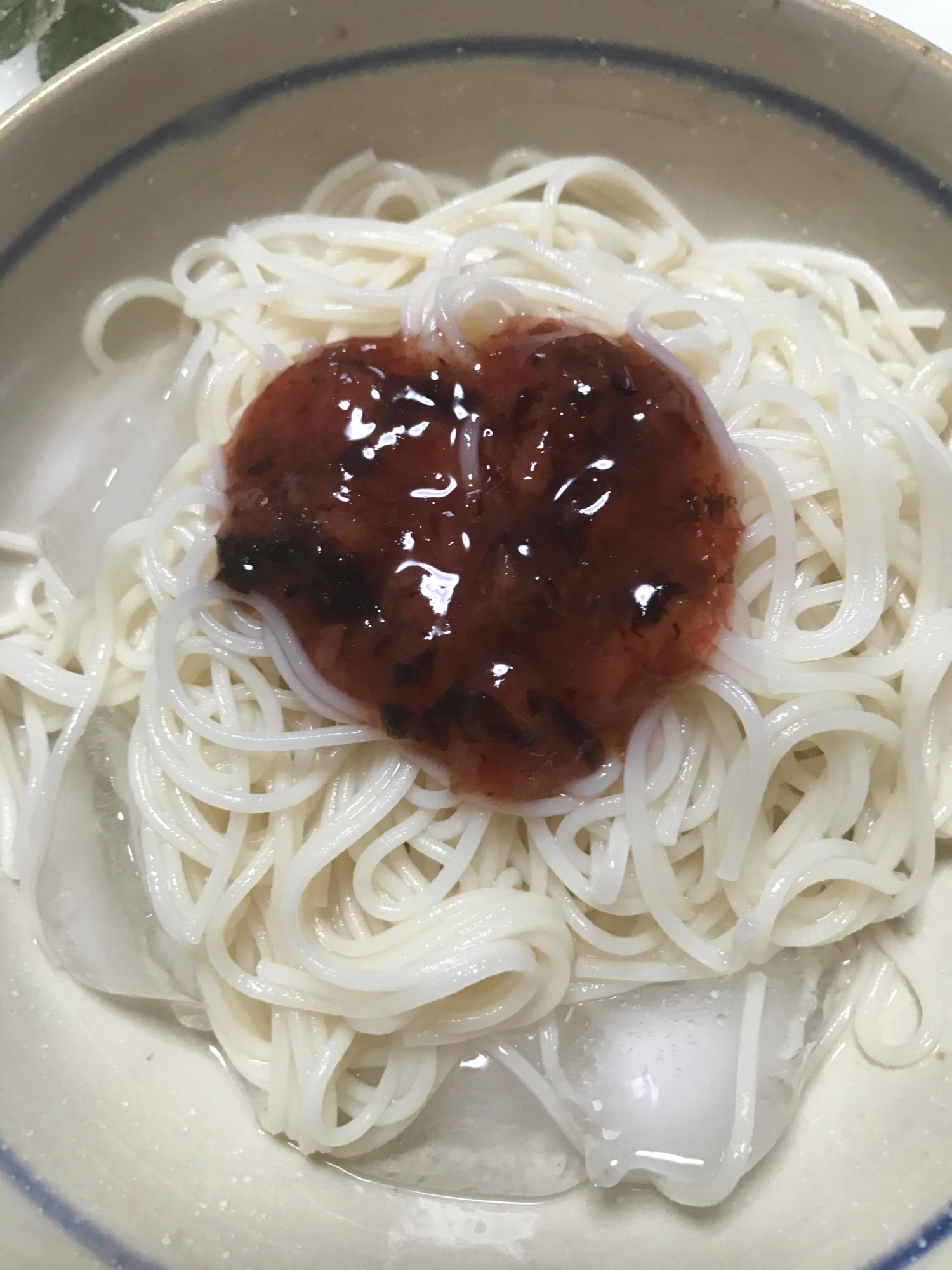 梅だれで食べるそうめん！