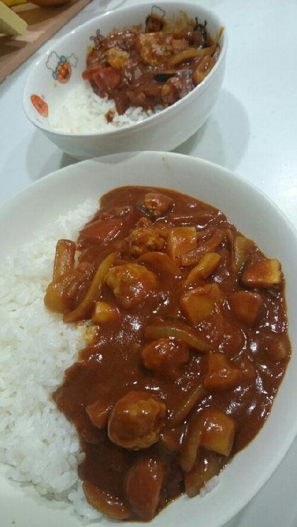 ちょうどカレーを作ろうとしたら冷蔵庫に挽き肉しかなく、作らせていただきました！
2歳の娘も食べやすかったようで完食でした☆