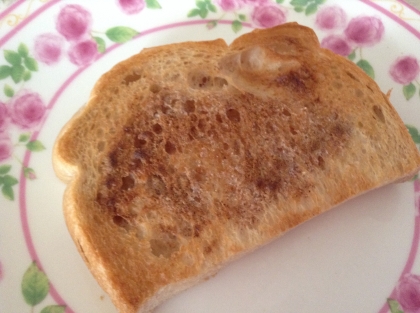 こんにちわ〜♪
ほろ苦モカ＆シナモンのトーストを今朝の朝食に作ったよ♪甘いパン大好き♡楽レピのお陰で菓子パンは買わなくなったよ♪素敵レシピ有難う〜(*^◯^*)