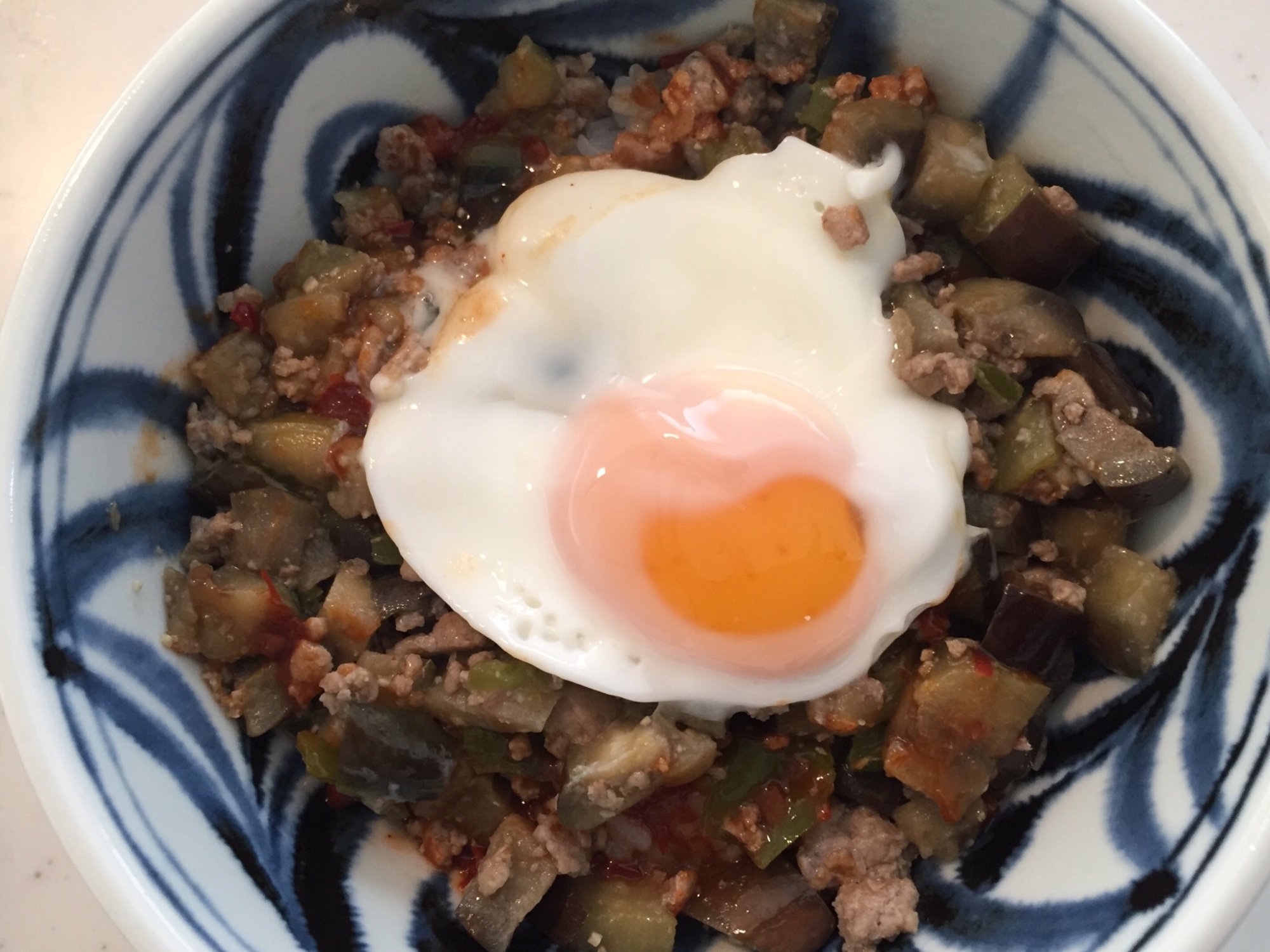 茄子と挽き肉の甘辛味噌丼