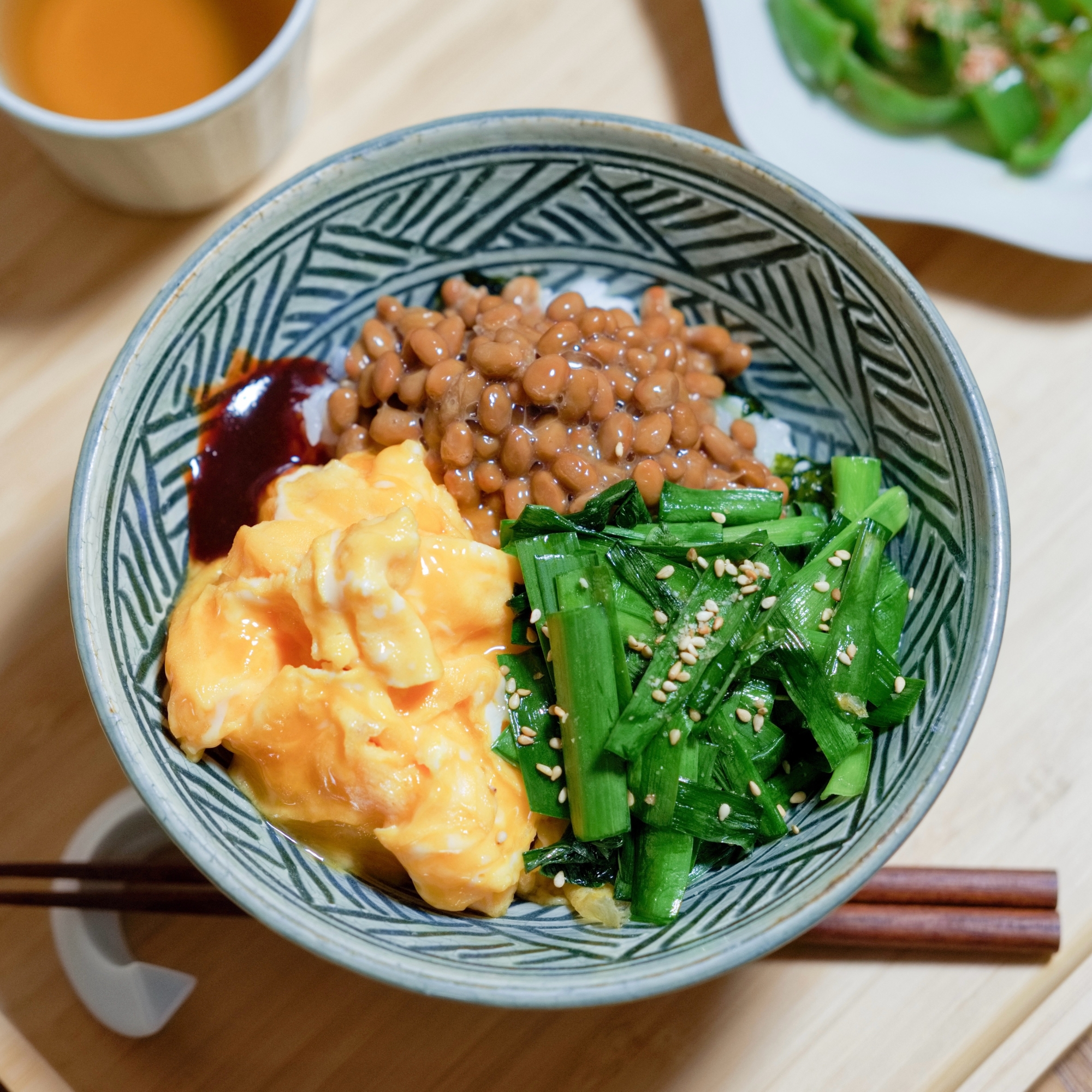 韓国風にらたま納豆丼【朝鮮・主食】