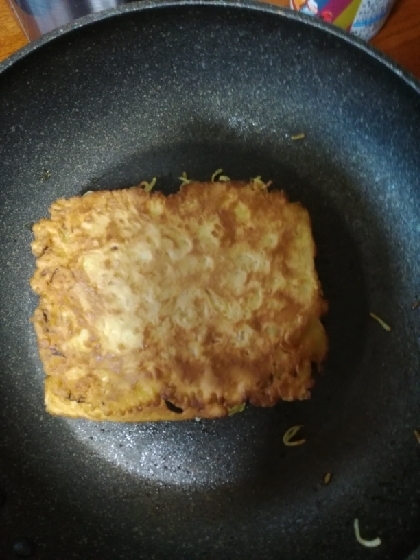 焼きそば麺があったので作りました。お昼ご飯にいいですね！