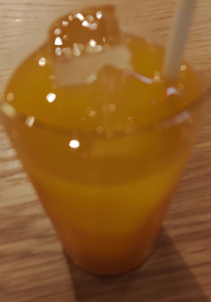 せとかと林檎とレタスと人参のジュース
