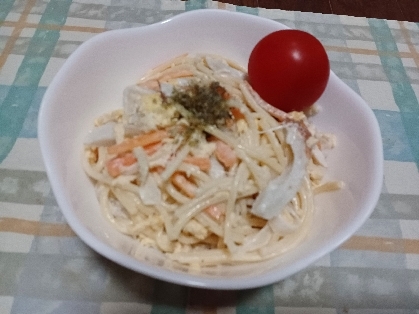 人参とちくわプラスで作りました。かつおダシがいい仕事をしていて、美味しい和風サラダでした。