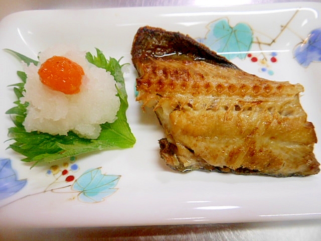 ホッケのみりん・醤油漬け焼き(おろし添え)
