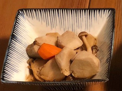 キノコと里芋と人参の煮物