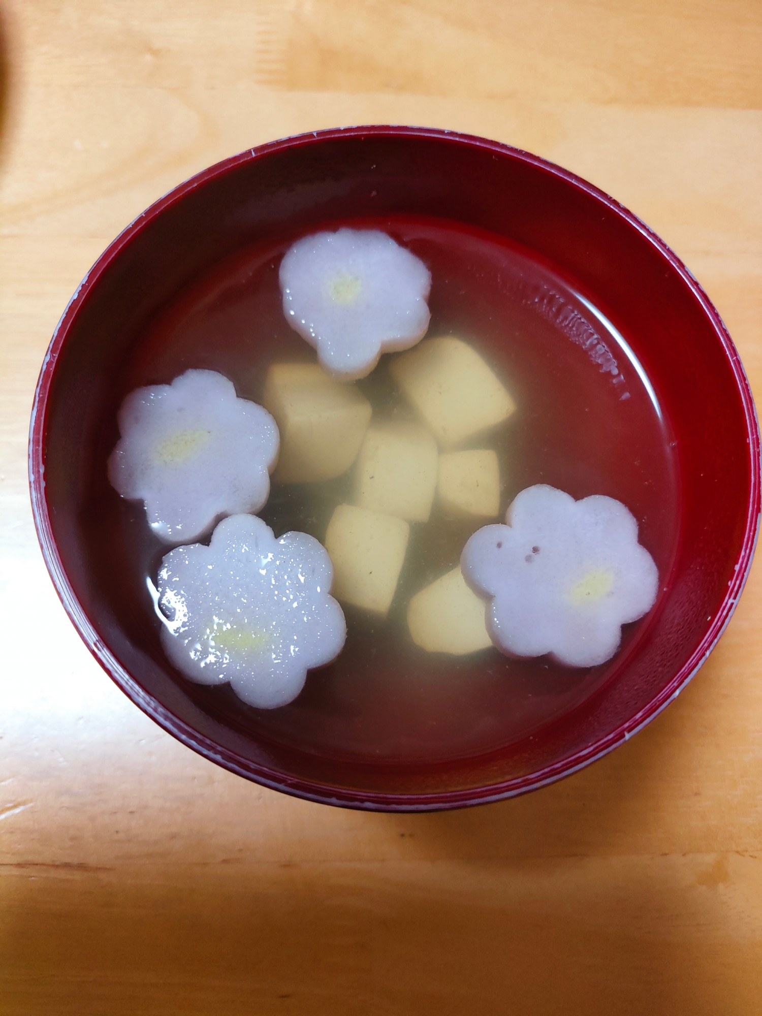 お麩と豆腐の梅風味すまし汁