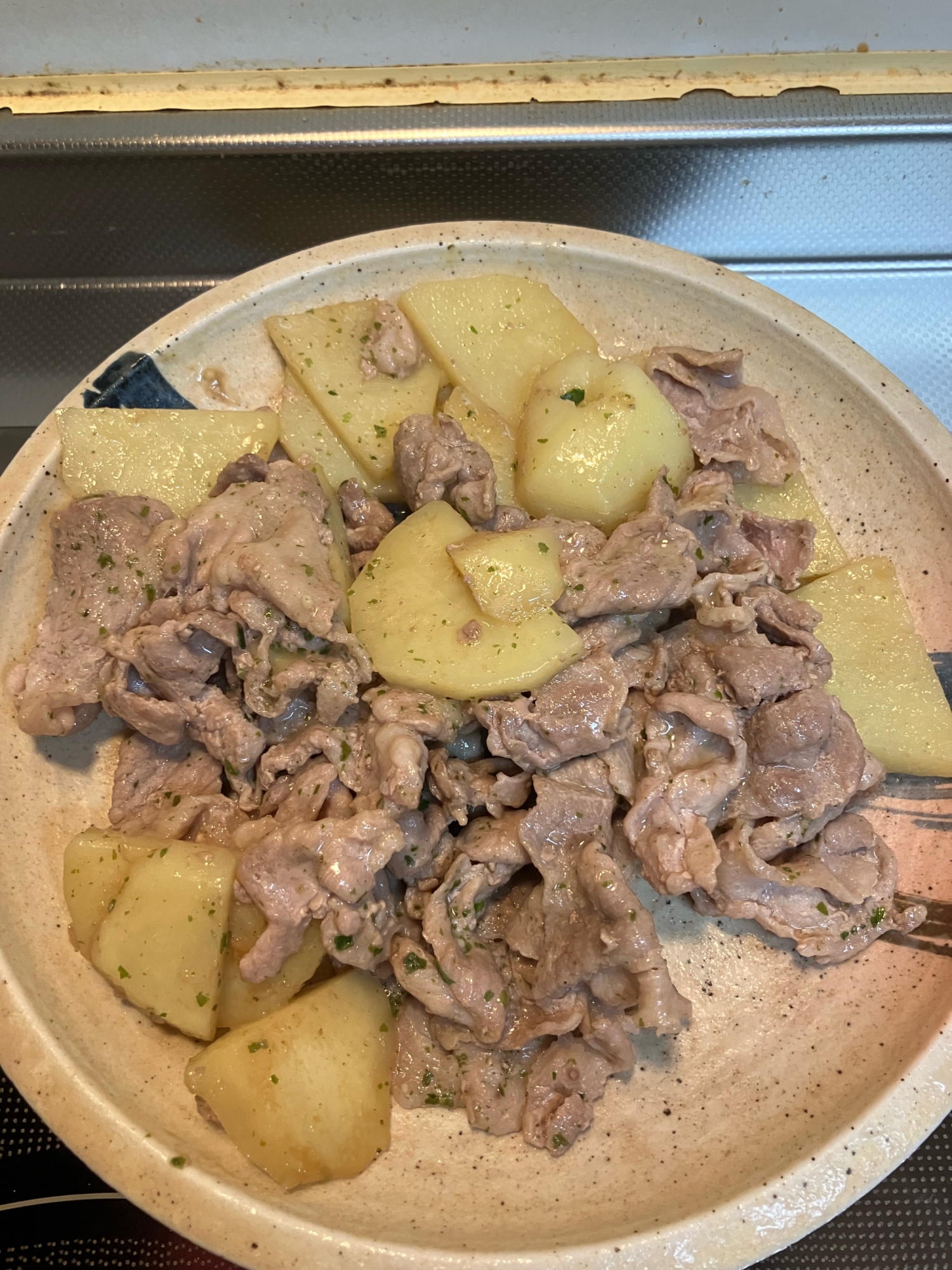 豚肉とジャガイモの海苔バター醤油炒め^_^