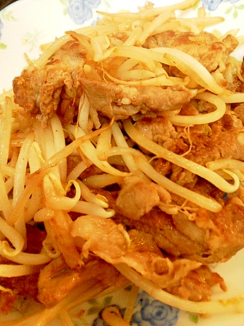 豚肩ロースともやしのニンニク醤油炒め レシピ 作り方 By ポラリス1002 楽天レシピ