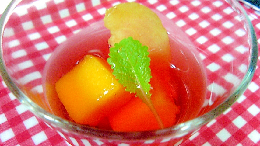 桃とマンゴーのカクテル