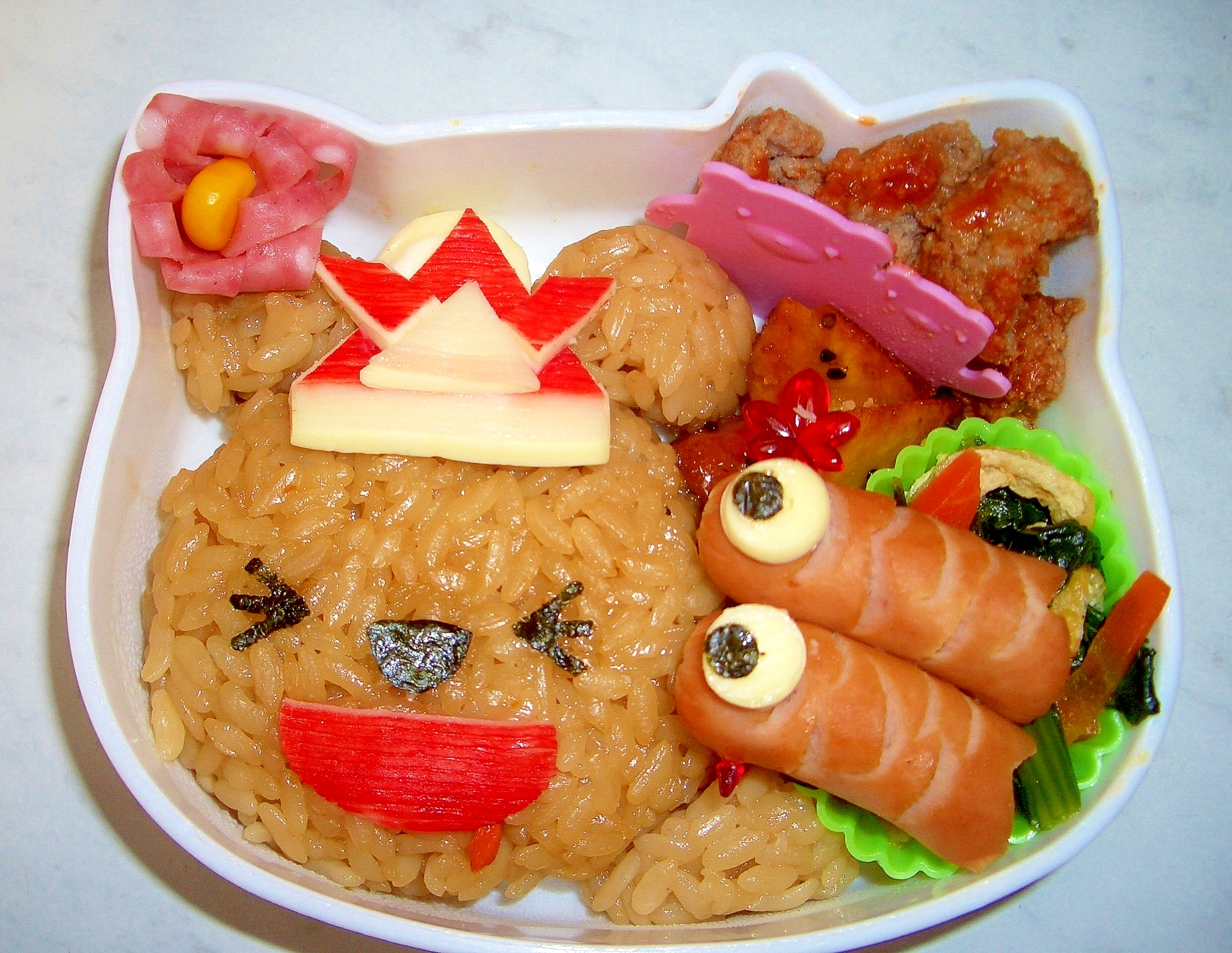 カブトをかぶったくまくん弁当！キャラ弁！子どもの日