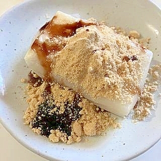 自家製黒蜜で 黒蜜きな粉餅