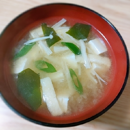 わかめ☆豆腐☆長ねぎ☆油揚げ☆えのきのお味噌汁♪