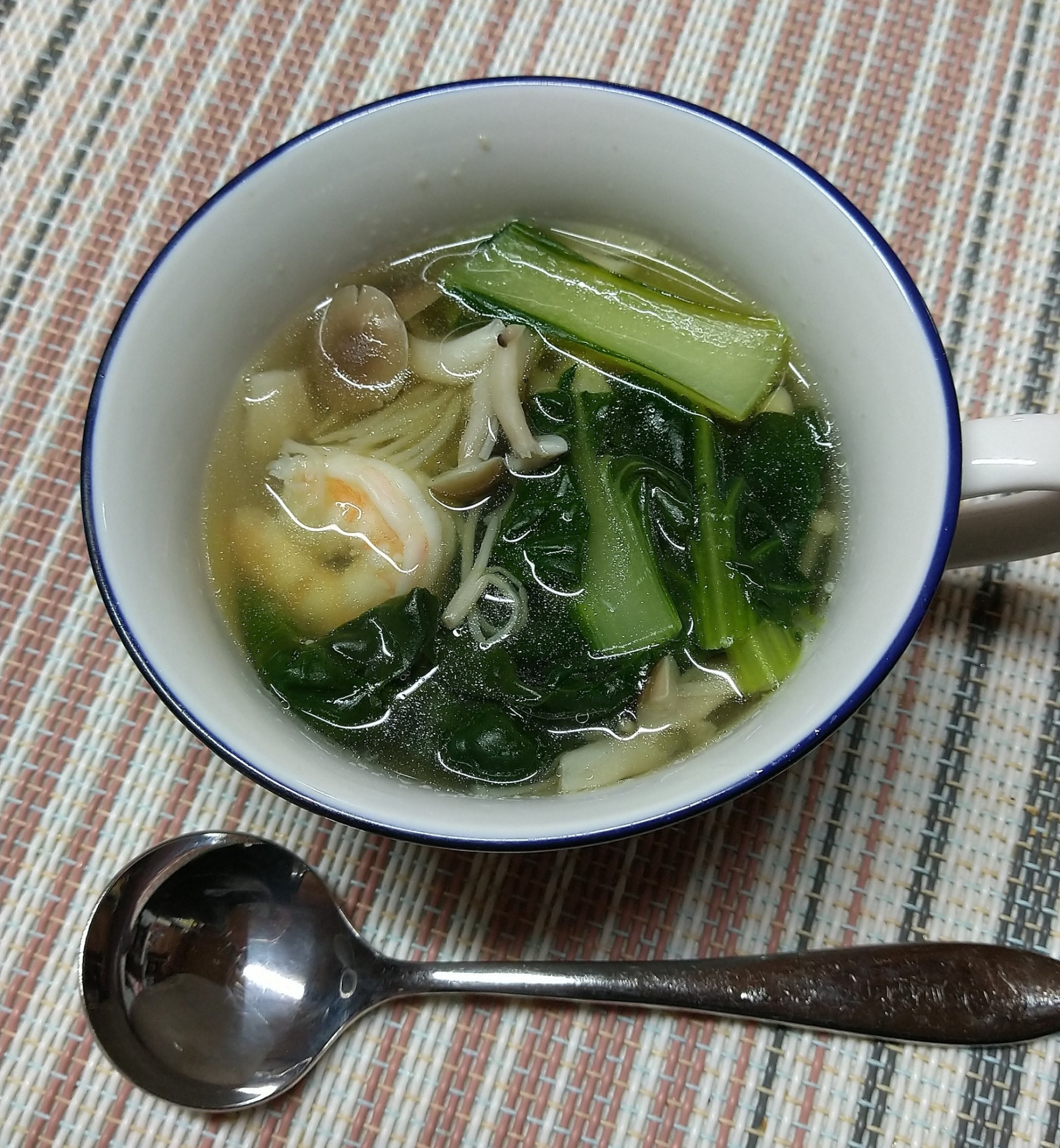 エビとタアサイの中華風スープ