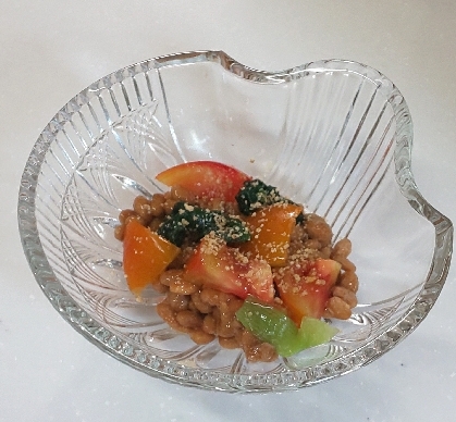 小松菜とミニトマトの納豆