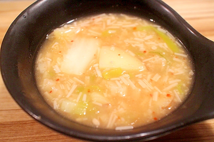 【１汁３菜＋１】じゃが芋、エノキ、葱のキムチ味噌汁