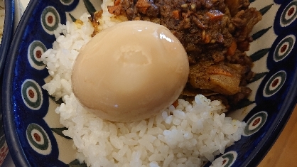 キーマカレーの上に乗せていただきました(*´ω｀*) 味玉常備しておきたいですね⭐♪ 美味しいレシピ、ありがとうございます♥️