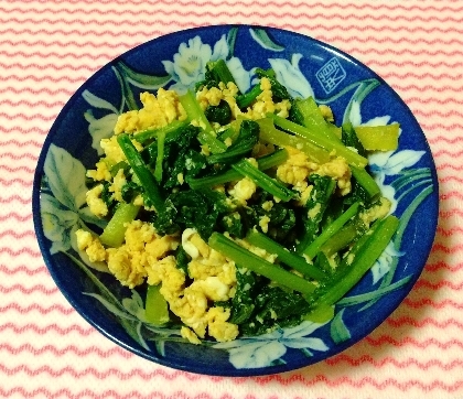 卵と小松菜は合いますね!!(^_-)v美味しく出来ました。(v^-ﾟ)
お弁当のおかず用に作りましたが、彩り良くて食欲そそります。またリピしたいです!!